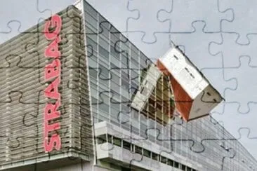 Crooked House3
