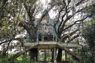 Tree House jigsaw puzzle