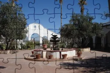 El patio de la MisiÃ³n
