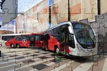 פאזל של Mercedes Benz Articulado