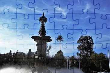 Fuente en Sevilla, EspaÃ±a. jigsaw puzzle