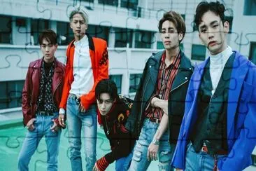 SHINee