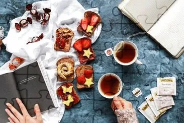 Toy jigsaw puzzle
