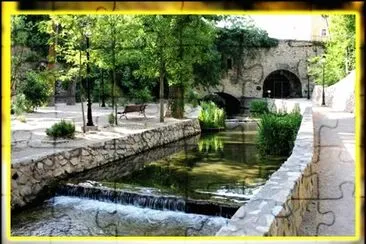 CUENCA â€“ PASEO POR LA ORILLA DEL RIO jigsaw puzzle