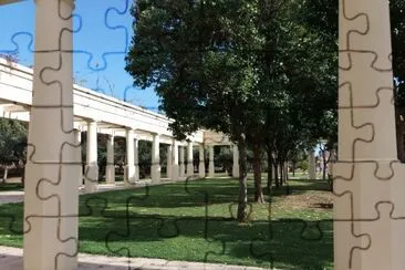 jardines junto al palau de la musica