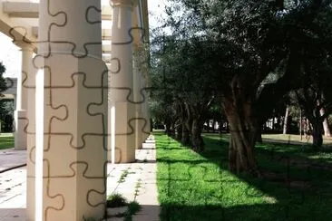 jardines junto al palau de la musica