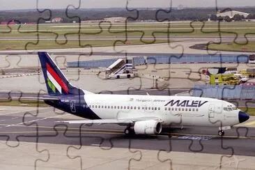MalÃ©v Boeing 737-300 Hungria jigsaw puzzle