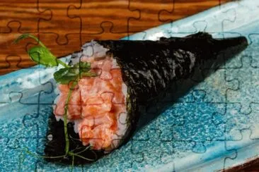 Salmon Temaki