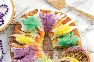 Cinnamon Pekan King Cake