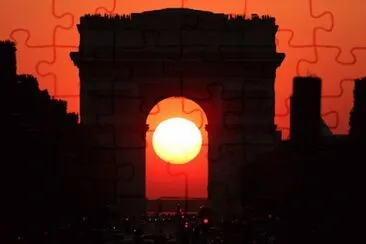 AMANECER MONUMENTAL