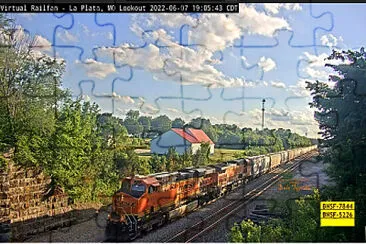 BNSF-7844   BNSF-5226 passing the LaPlata,MO/USA  " jigsaw puzzle
