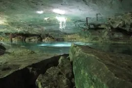 Underjordisk cenote, Quintana Roo, Mexiko