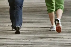 Walking jigsaw puzzle