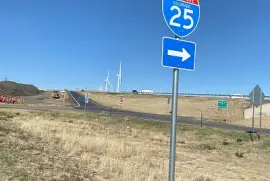 i25