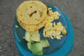 DESAYUNO TICO