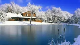 Fondo Paisaje Casa y Lago Nevado