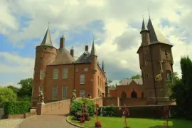 Castillo Heeswijk. Holanda jigsaw puzzle