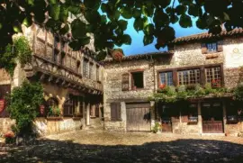 PÃ©rouges. Francia