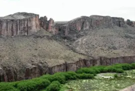 CaÃ±adÃ³n del RÃ­o Pinturas. Patagonia Argentina jigsaw puzzle