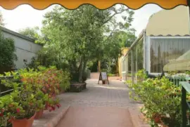 Patio en las gargantas de AlcÃ¡ntara jigsaw puzzle