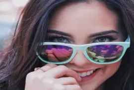 Un primero plano de la atractiva  Sheryl Rubio