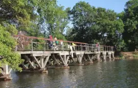Dyssebroen bridge to Christiana No Cars Allowed jigsaw puzzle