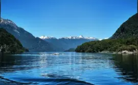 Lago Futalaufquen. Chubut. Argentina jigsaw puzzle