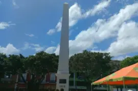 Totem Plaza de Arecibo