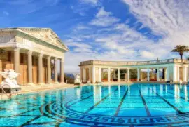 Piscina y el Castillo Romano