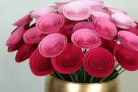 Rosas de papel en espiral