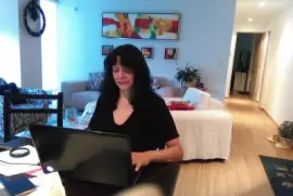 Martha trabajando jigsaw puzzle