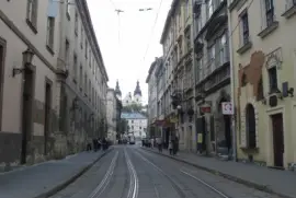 Vista de uma rua de Lviv, na UcrÃ¢nia