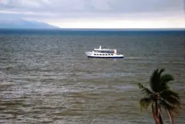 Buque en Puerto Vallarta, Jalisco.