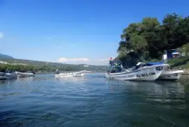 Lanchas en el RÃ­o Grijalva, Chiapas.