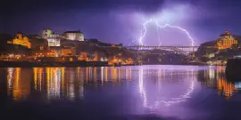 ×‘×¨×§×™× ×ž×¢×œ ×”×¢×™×¨ ×¤×•×¨×˜×• ×‘×¤×•×¨×˜×•×’×œ