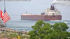 1,000ft m/v Mesabi Miner   flags