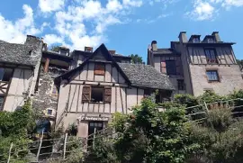 Le chateau de Belcastel Le village jigsaw puzzle