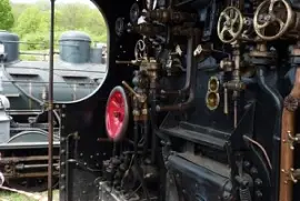 Interieur de cabine d 'un locomotive à vapeur