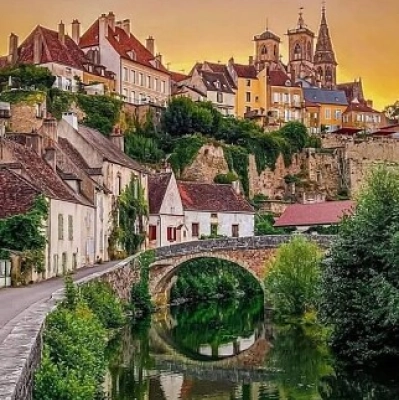 Semur-en-Auxois-FR