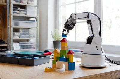 Robot Arm Desk(grok)
