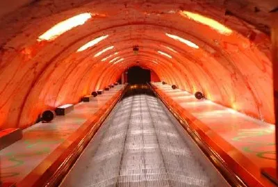 Tunnel jigsaw puzzle