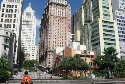 Los edificios Banespa y Martinelli en Sao Paolo, Brasil