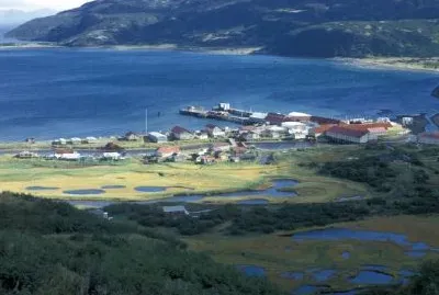 Aldeia Chignik no verão