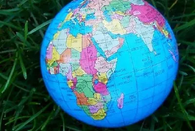 Globo sull'erba