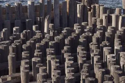 Док на пристанището