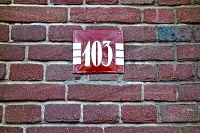 Номер на сграда 103