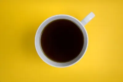 特寫照片白色陶瓷杯