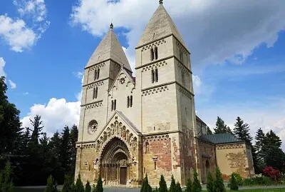 Jáki templom