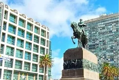 Plaza Independencia jigsaw puzzle