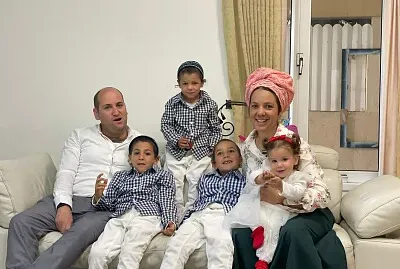 6 חלקים